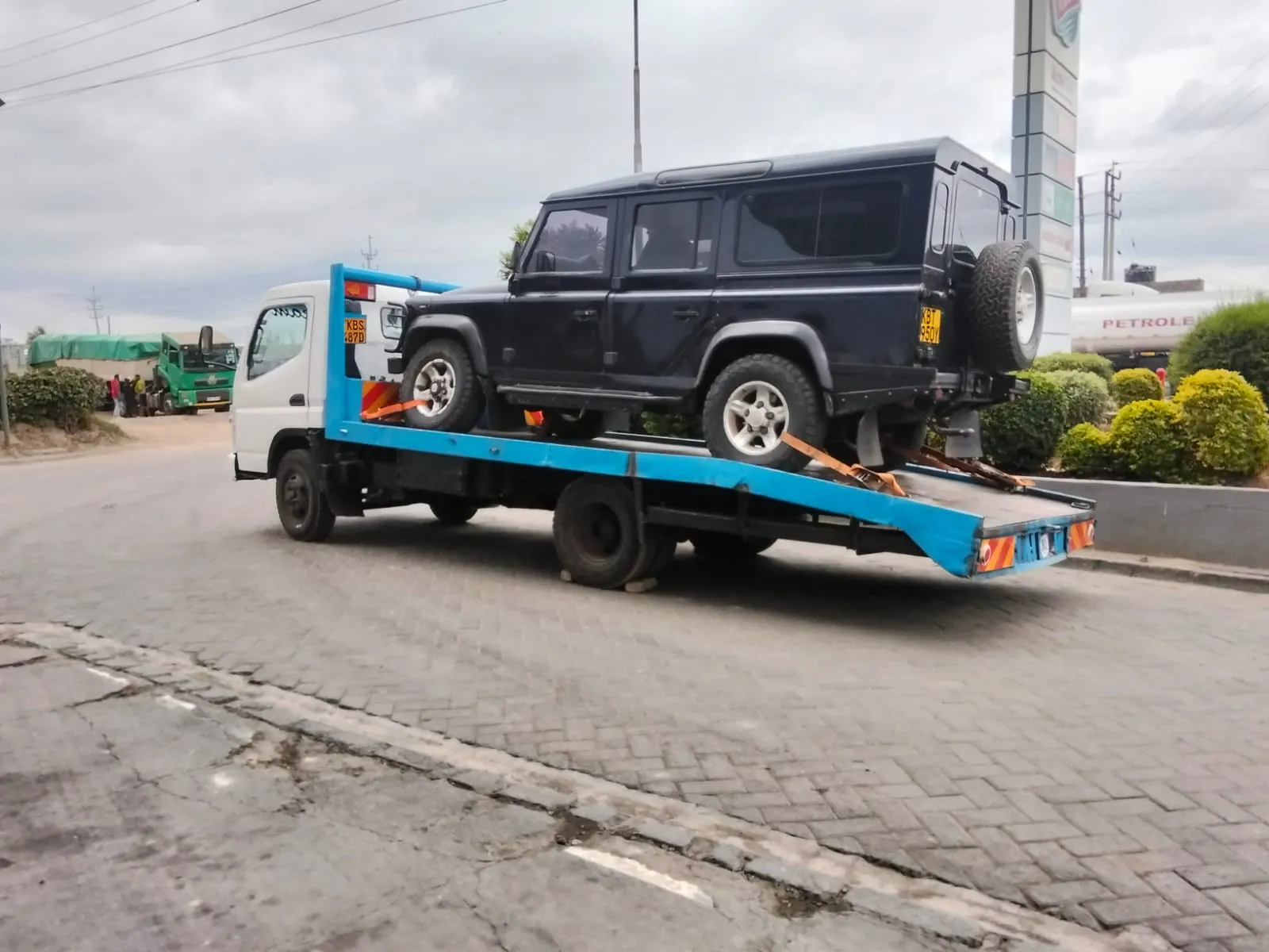 Flatbed towing service in Kenya — safe damage-free vehicle transport